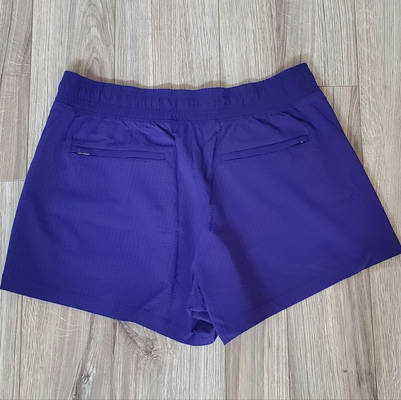 Athleta Waffled Textured Brooklyn Shorts, Purple, Pockets, SZ 8, Like NEW - Picture 3 of 15